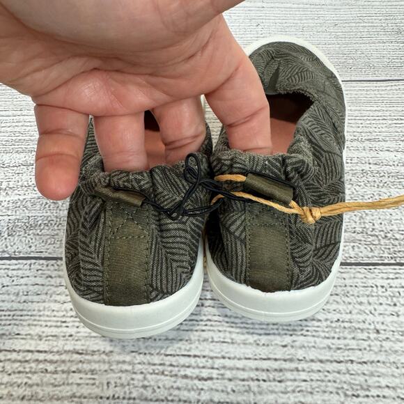 Roxy Women's Olive Leaf Printed Slip On Shoes Size 9 - Picture 10 of 12